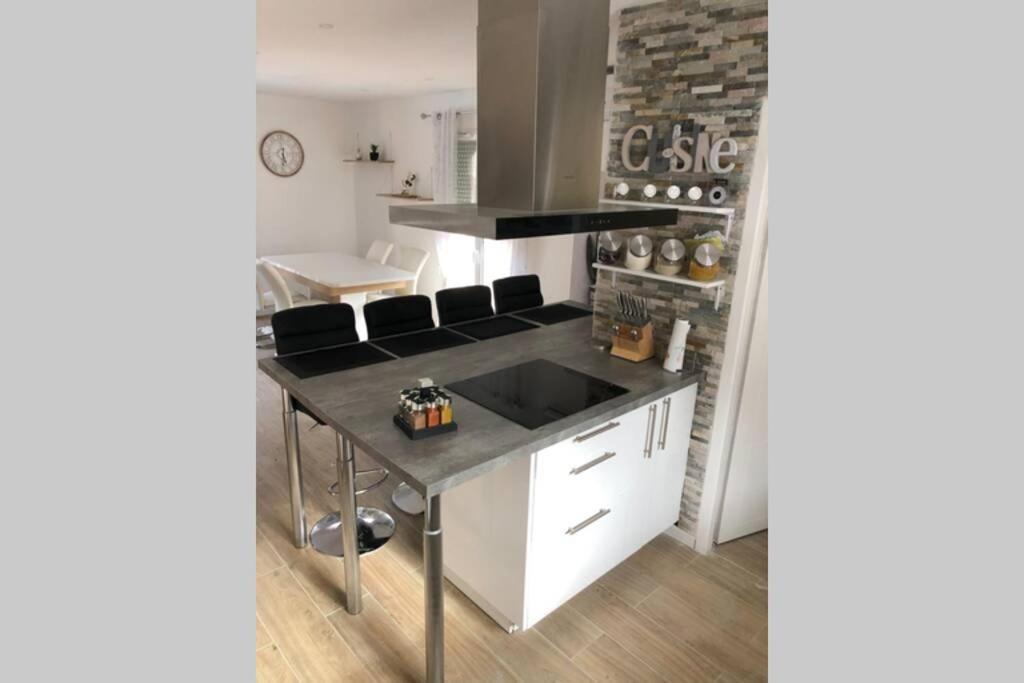 Agreable Maison Entre Bordeaux Et Le Bassin Saint-Jean-d'Illac Buitenkant foto